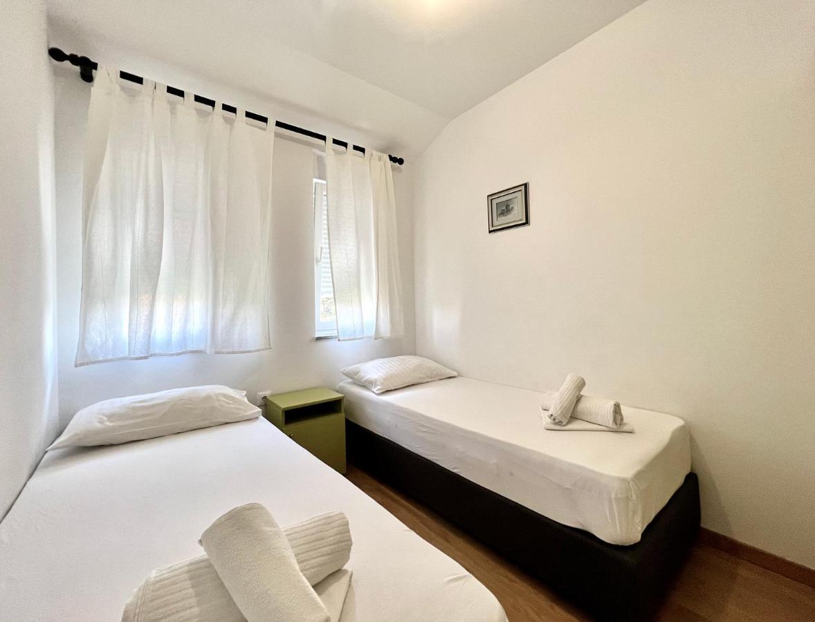 סבטי פיליפ אי ג'קוב B88 Apartments - Vila Palma מראה חיצוני תמונה