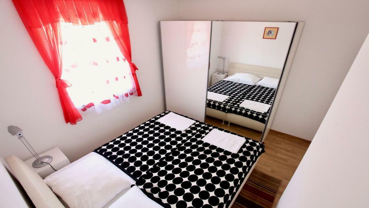 סבטי פיליפ אי ג'קוב B88 Apartments - Vila Palma מראה חיצוני תמונה
