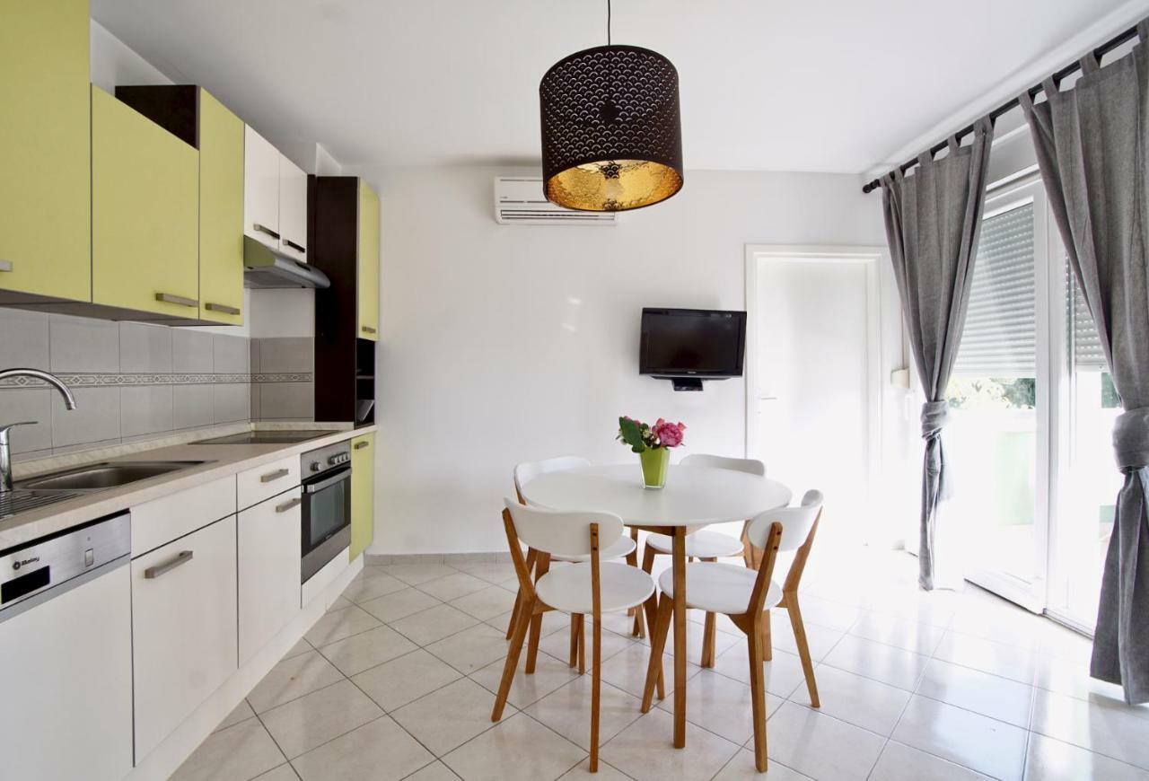 סבטי פיליפ אי ג'קוב B88 Apartments - Vila Palma מראה חיצוני תמונה